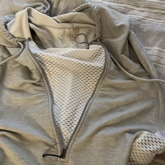 Calima By Carrie Underwood pullover hooded top - Picture 8 of 9